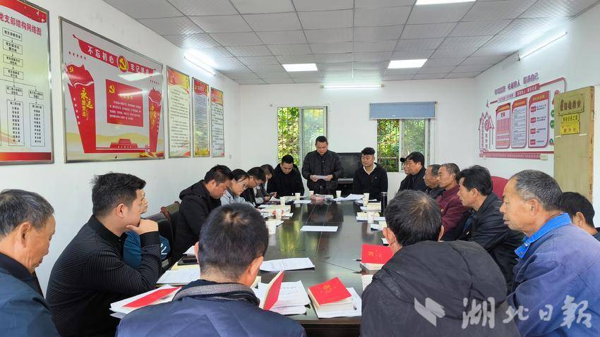 章山街道下段村簡報-農(nóng)家書屋學(xué)精神 入戶走訪暖民心.docx